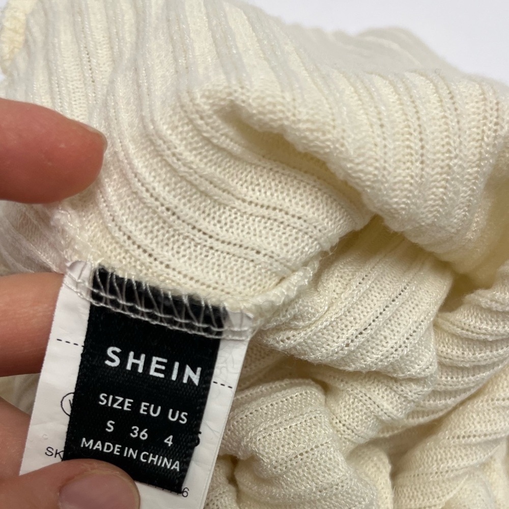 Off-Shoulder Ribbed Crop Sweater - Cream - Picture 12 of 13